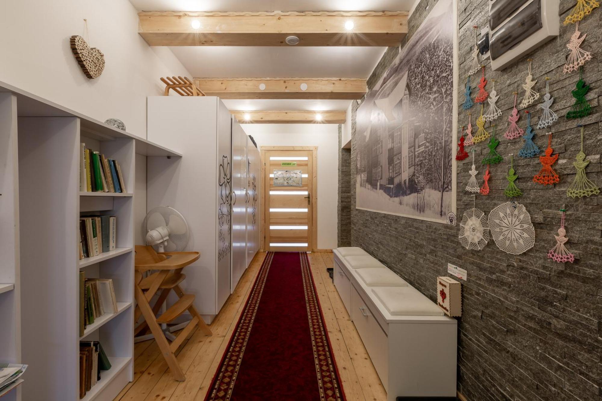 Apartamenty Pod Skocznia Karpacz Rom bilde