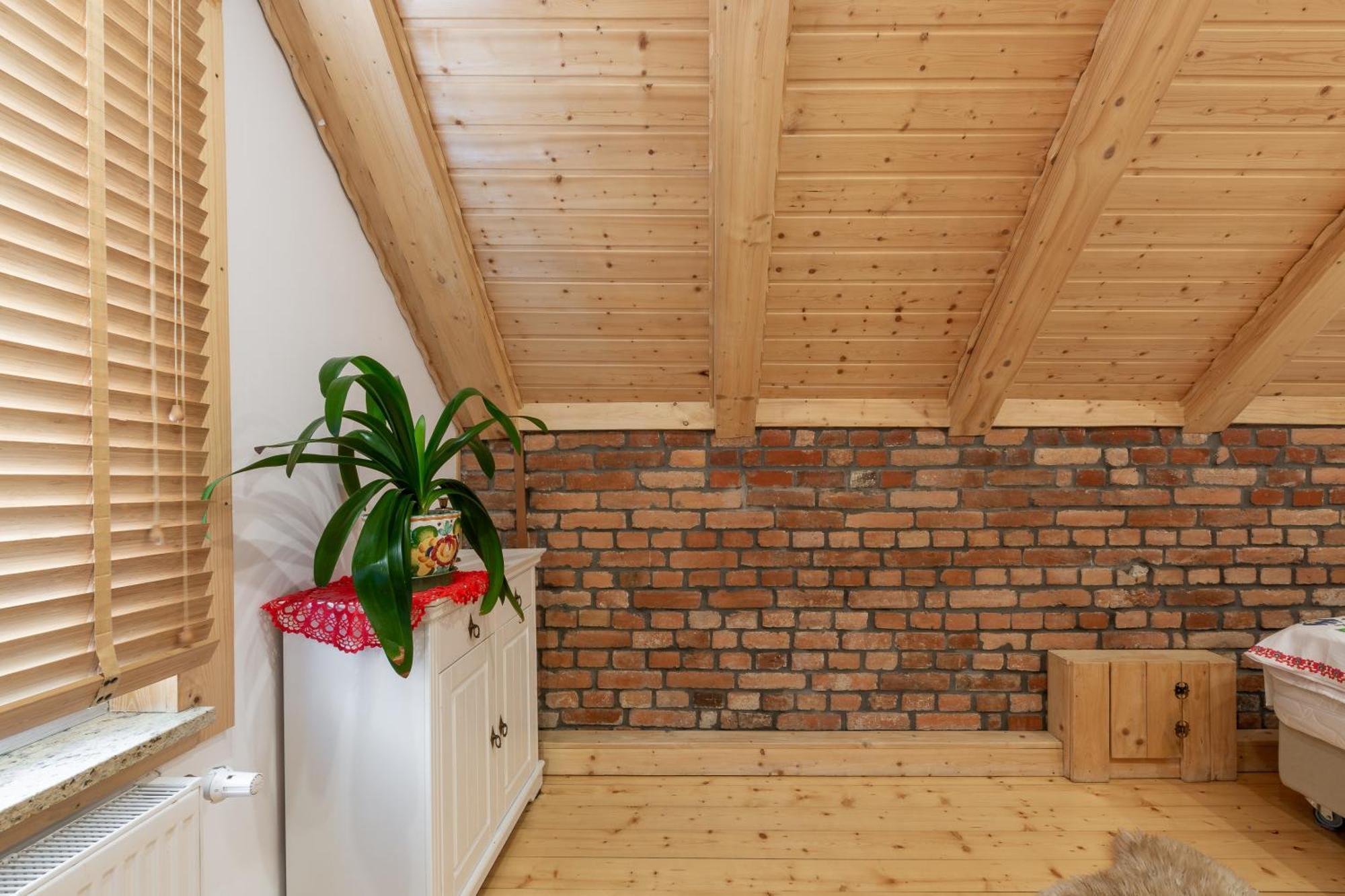 Apartamenty Pod Skocznia Karpacz Rom bilde
