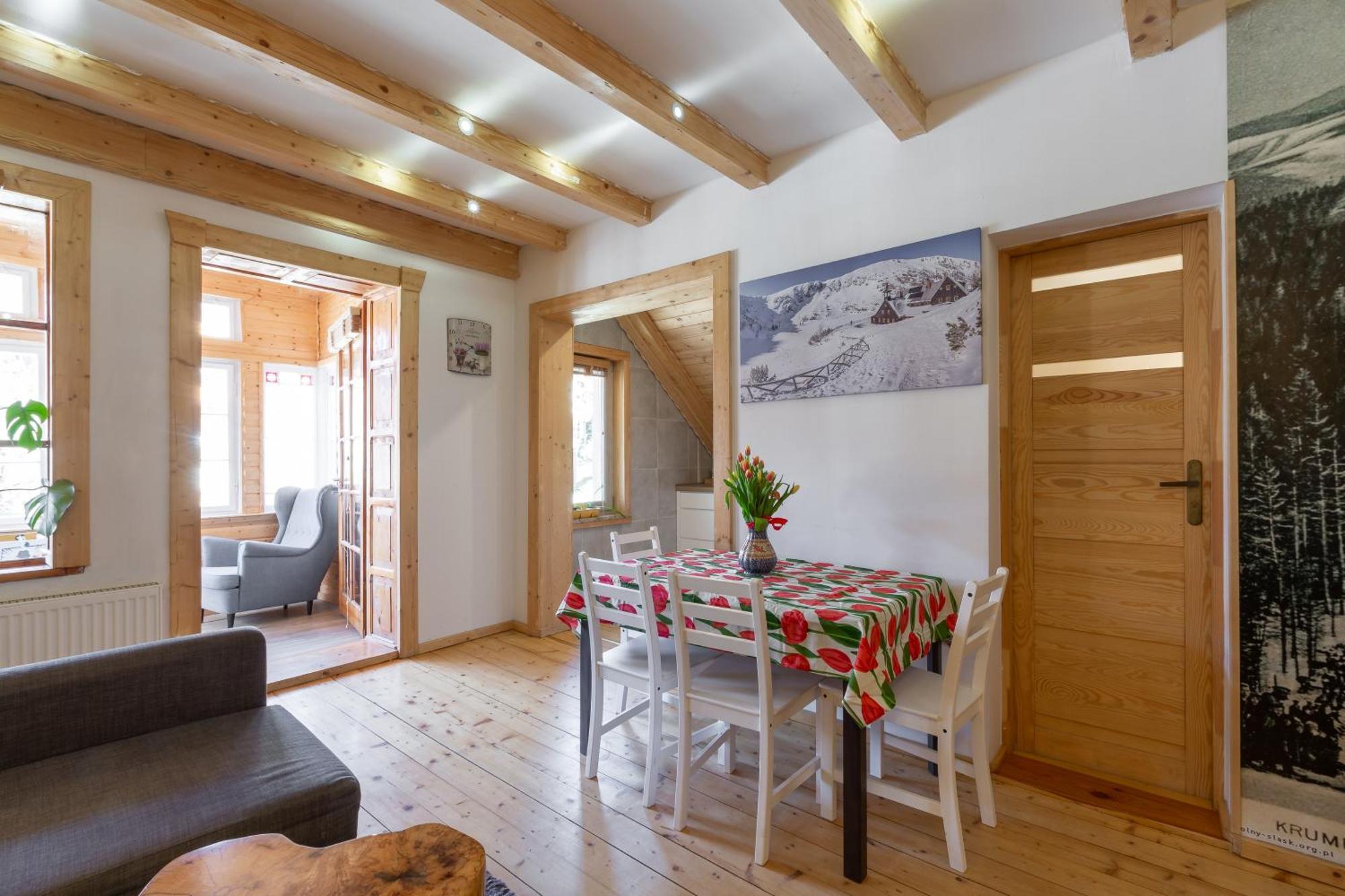 Apartamenty Pod Skocznia Karpacz Rom bilde