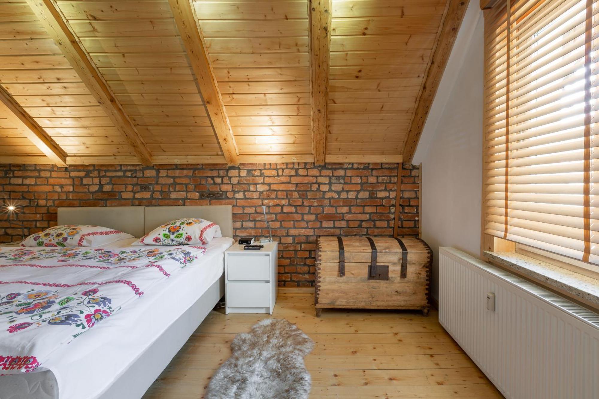 Apartamenty Pod Skocznia Karpacz Rom bilde