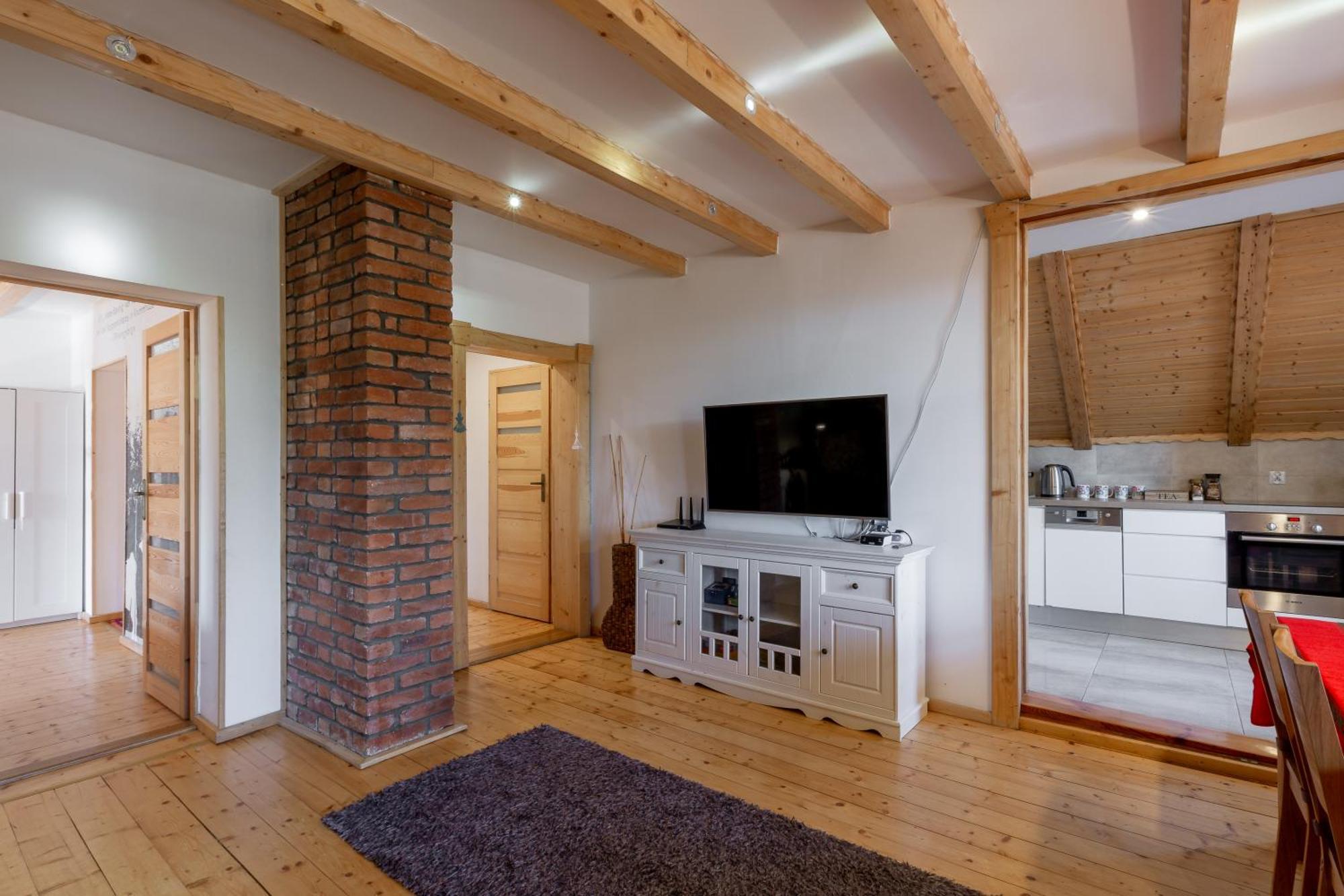 Apartamenty Pod Skocznia Karpacz Rom bilde
