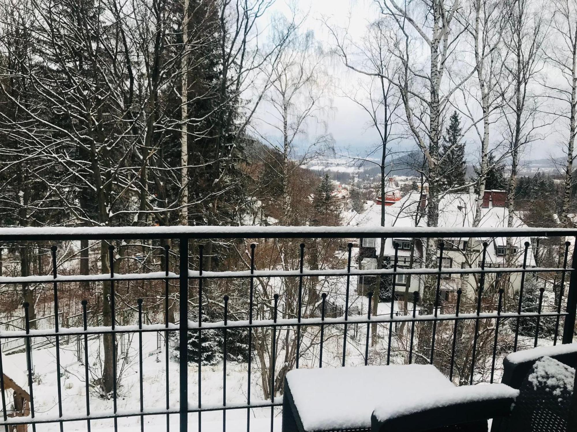 Apartamenty Pod Skocznia Karpacz Rom bilde