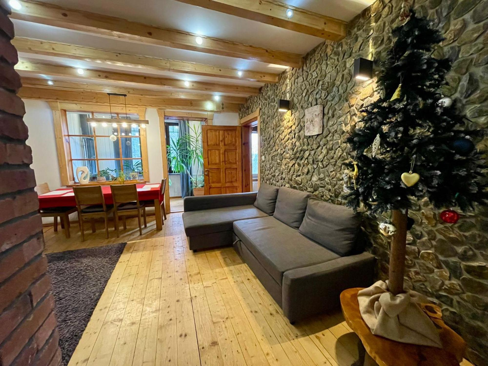 Apartamenty Pod Skocznia Karpacz Rom bilde