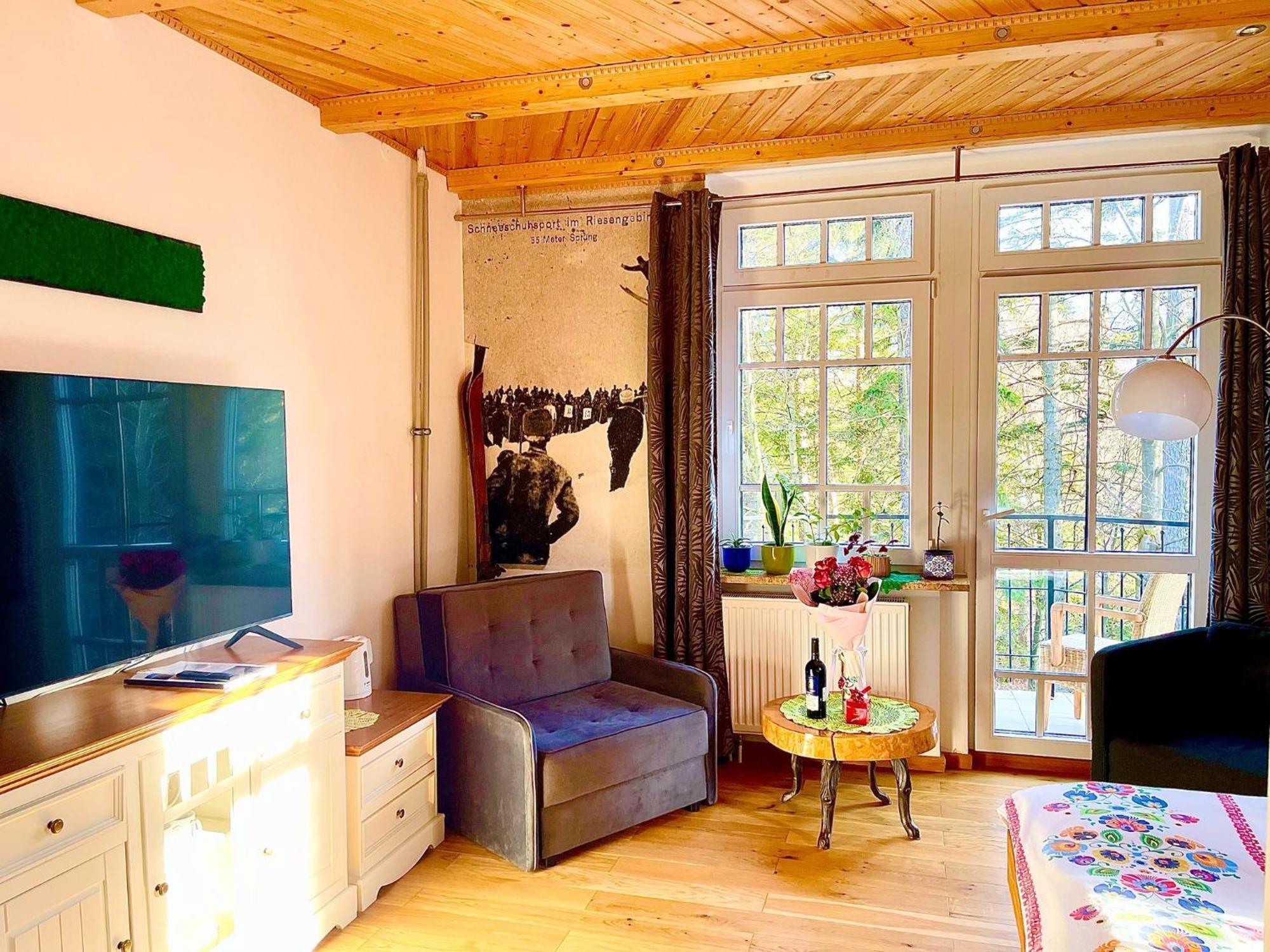 Apartamenty Pod Skocznia Karpacz Rom bilde
